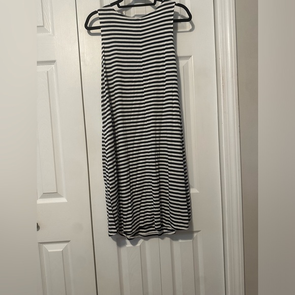 NWT H&M casual tank dress, not very mini just not maxi and not quite midi. - Picture 2 of 3